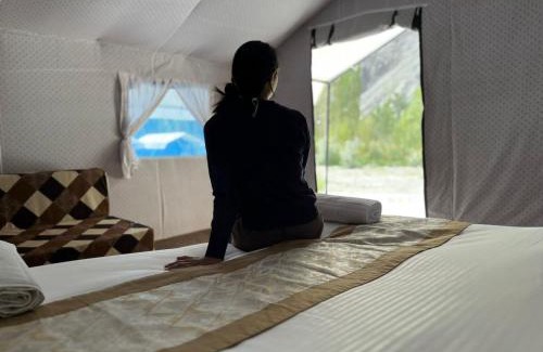 Hundur Bed & Breakfast | Ladakh Mountian Escape Camp by LexStays