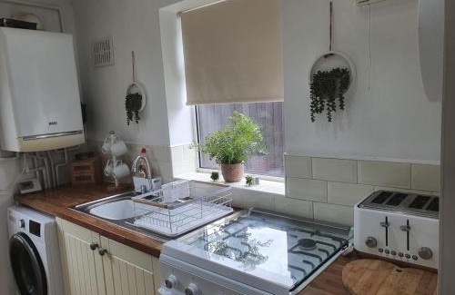 Walsall Apartment | Ladbury House in Walsall, convenient location near the M6, Walsall Uni and Hospital, with free parking and easy access to Birmingham city centre, only 20 mins from NEC and Birmingham airport, 15 mins from Villa Park