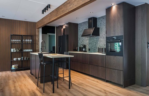 Floda Villa | Ladhus II - Stylish Cliff Home with Sauna & Jetty