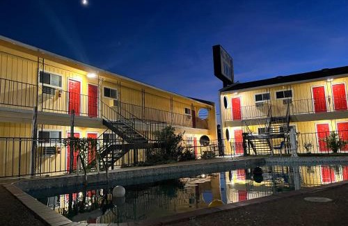 Johnson City Hotel | Ladybird Inn