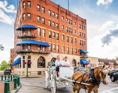 Marietta Hotel | Lafayette Hotel Marietta