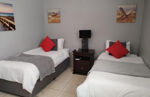 Paradise House | Lagoon Breeze Guest House