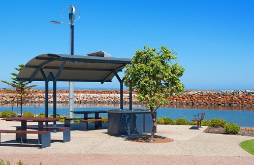 Geographe House | LAGOON SUNRISE - Absolute Waterfront