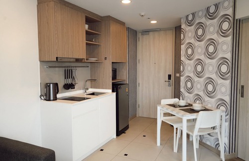 Laguna Apartment | Laguna 1219: Garden View 1BR Oasis