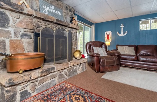 Sky Valley House | Lake access chalet with lots of community amenities!
