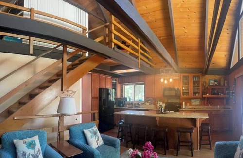 Peninsula Village Cabin | Lake Almanor Peninsula Cabin In The Pines