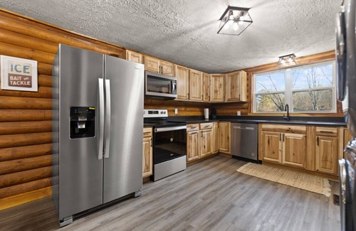 Burnside Cabin | Lake Cumberland Cedar Hideaway