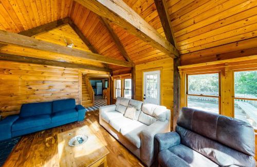 Green Mountains House | Lake Eden Escape