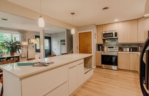 Vermilion House | Lake Erie Fall Retreat. Fishing Boats Welcome!