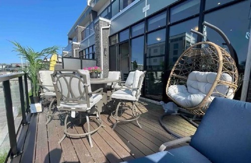 Innisfil Apartment | Lake Escape