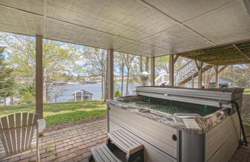 Moneta House | Lake Escape