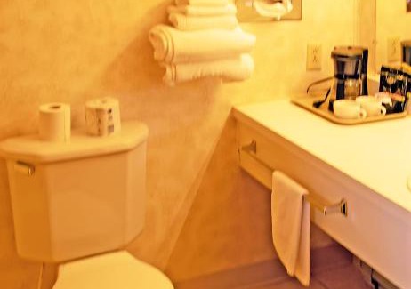Copper Harbor Hotel | Lake Fanny Hooe Resort-2 Bed With Balcony #11 Hotel Room