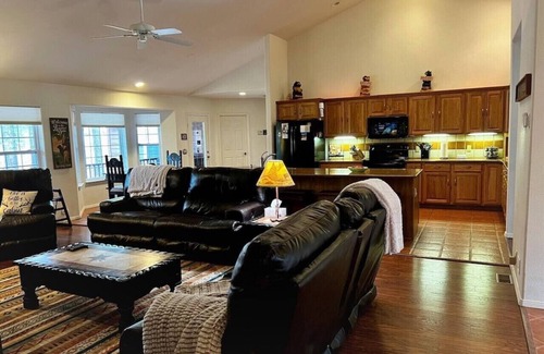 Pagosa Springs House | Lake Forest Lodge~near lake