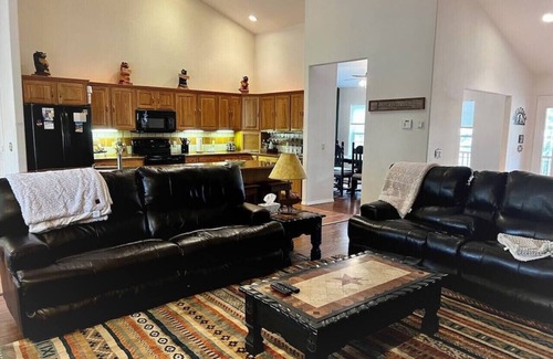 Pagosa Springs House | Lake Forest Lodge~near lake