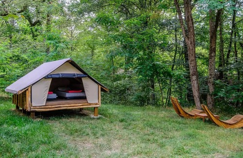 Sainte-Catherine-de-Fierbois House | Lake Lodge - 2 Schlafzimmer - 1 Badezimmer + 1 Mini Lodge 1 Schlafzimmer 6 Personen