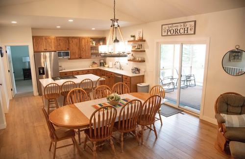 Necedah House | Lake Front at Bonnie Banks of Castle Rock w/Private Pier