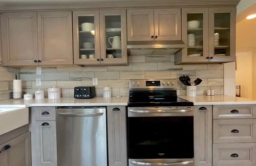 Beurys Lake Cottage | Lake Front Cottage with Fire Pit Terracenn