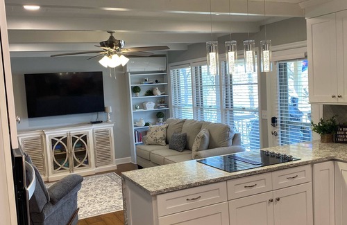 Clarksville House | Lake Front Home on Buggs Island/Kerr Lake Close to Bluestone Boat Ramp!