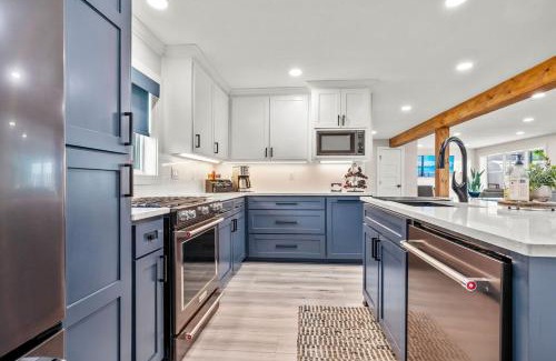 Lone Star House | Lake Front Luxury Fire Pit, Boat Ramp, Grill