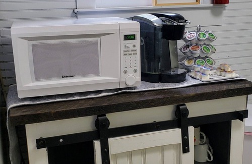 Fremont Cottage | Lake George cottage with large lakefront lawn