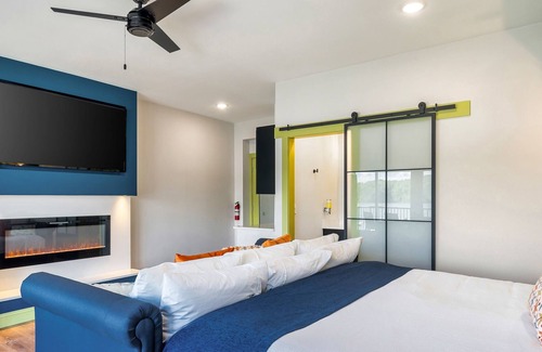 Dandridge Villa | Lake Hair, Don't Care by RedAwning