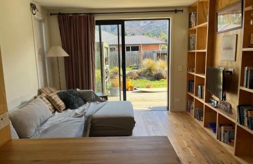 Lake Hawea House | Lake Hawea Little Maude Snug