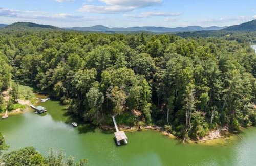 Wilkesboro House | Lake Hills Hideaway