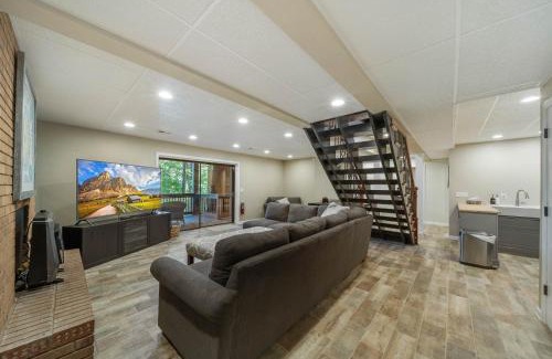 Wilkesboro House | Lake Hills Hideaway