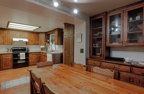 Twain Harte Cabin | Lake, Hot Tub, Baby & Toddler Friendly, Walk to Town