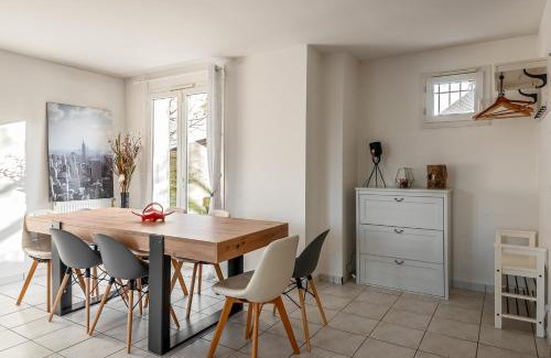 Serris Apartment | Lake House 4 Bedroomed near Disneyland Paris