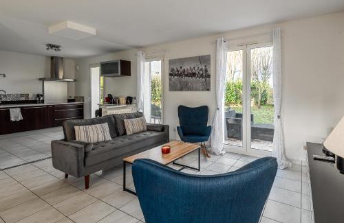 Serris Apartment | Lake House 4 Bedroomed near Disneyland Paris