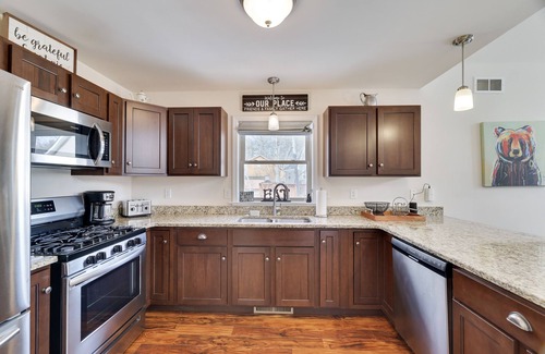 Lackawaxen Ski Chalet | Lake House in the Summer, Ski Chalet in the Winter, Pet Friendly!