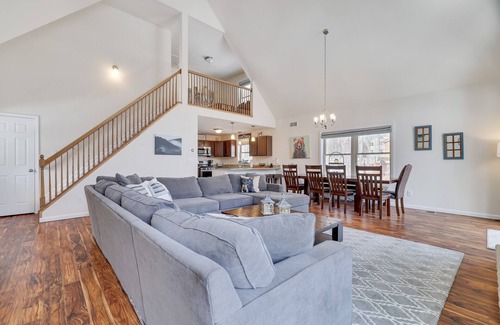 Lackawaxen Ski Chalet | Lake House in the Summer, Ski Chalet in the Winter, Pet Friendly!