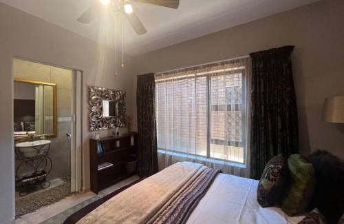 Haenertsburg Apartment | Lake house retreat