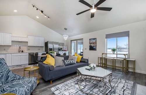 Smyrna Cottage | Lake House with great fishes and swimming near Grand Rapids