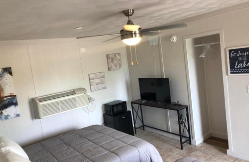 Adair Hotel | Lake Hudson Inn