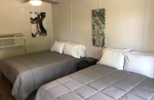 Adair Hotel | Lake Hudson Inn