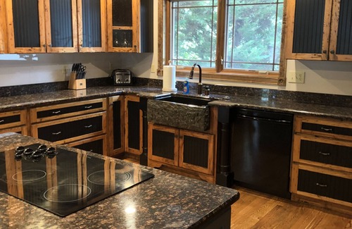 Six Mile House | Lake Keowee water front! Close to Clemson. Enjoy the new patio area w/firepit