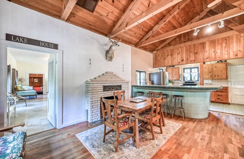 Kingsland Cabin | Lake LBJ Water Front Cottage on River Canal 2 Boat Slips