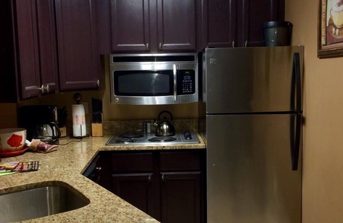 Lake Geneva Apartment | Lake Life At The Cove of Lake Geneva, Walk to Downtown,Pool View Upgraded Suite