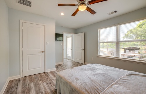 Onalaska House | Lake Livingston Getaway w/Balcony + Water View!