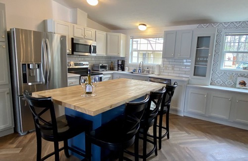 Gloversville House | Lake Mayfield Retreat - Beautiful Lakefront Property!