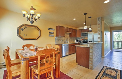 Wildernest Apartment | Lake- & Mtn-view: Resort Hub in Silverthorne!
