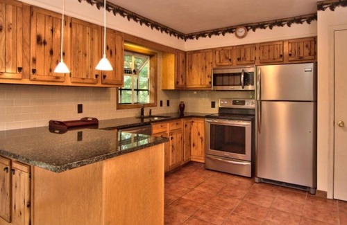Pocono Pines Ski Chalet | Lake Naomi Pocono Vacation Home, ⁕CHECK OUT OUR FALL FOILAGE SPECIALS⁕