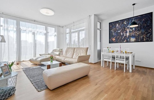 Fischbach Apartment | Lake-Oasis |StayUnix| Lake-Terrace-Parking-Netflix