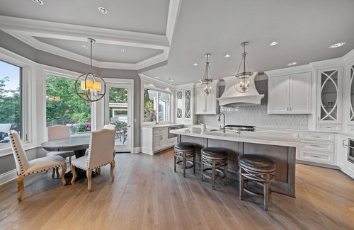 Lake Oswego House | Lake Oswego - on Lake property - private - elegant - luxurious - private Home
