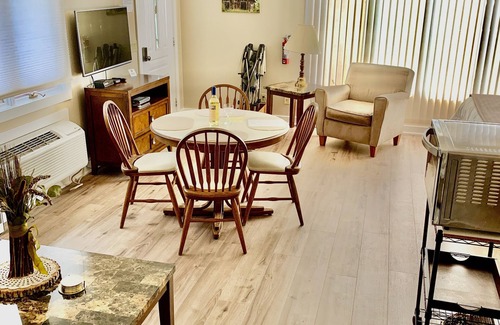 Panora Apartment | Lake Panorama Studio