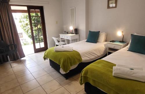 Sedgefield Hotel | Lake Pleasant Hotel