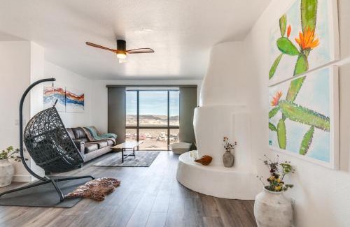Greenehaven House | Lake Powell Views Adobe Townhome with Patio