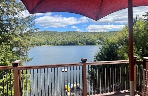 Wilmington House | Lake Raponda Cottage- Dock, Kayaks, Paddleboard
